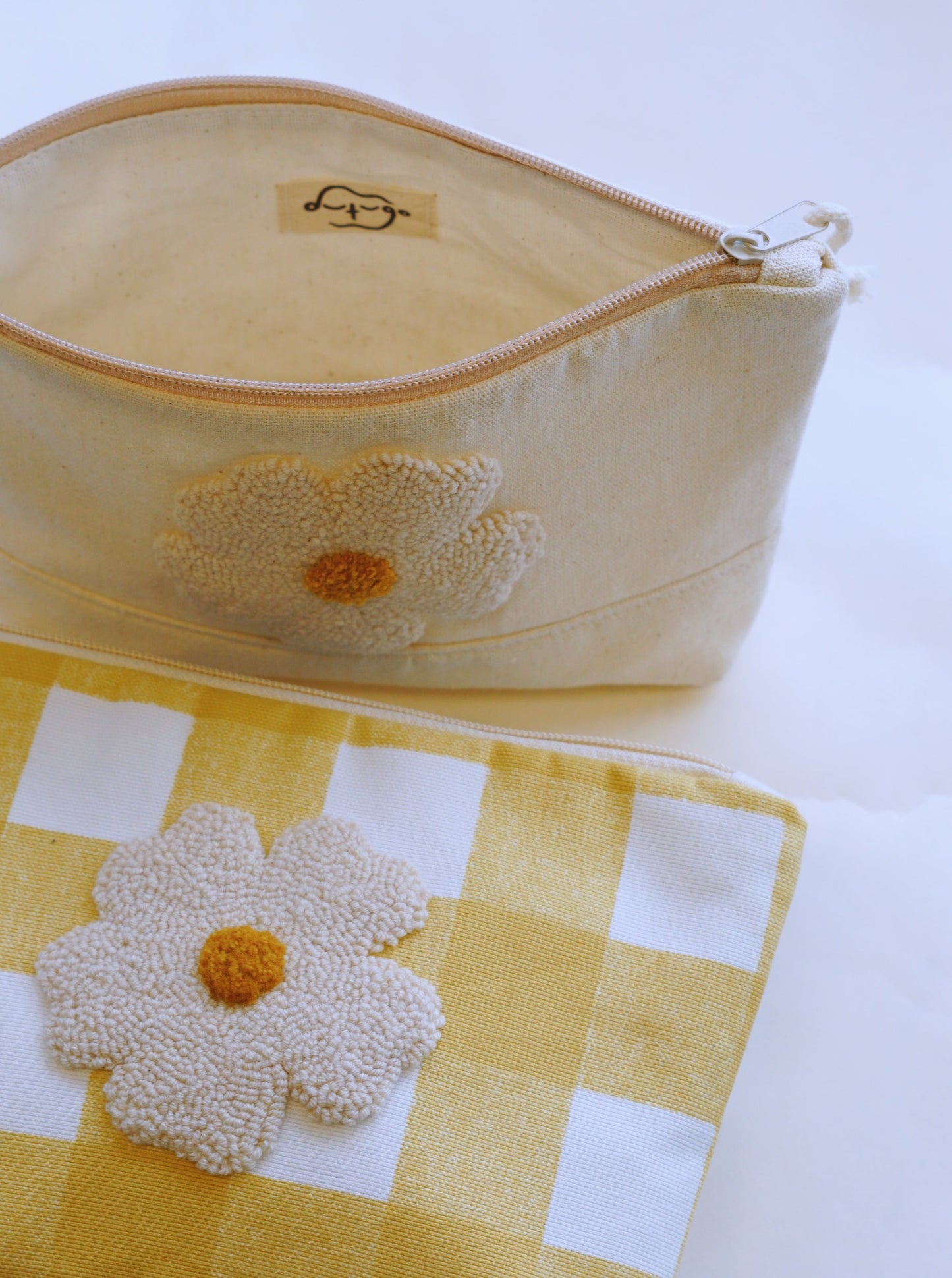 Daisy Makeup Case