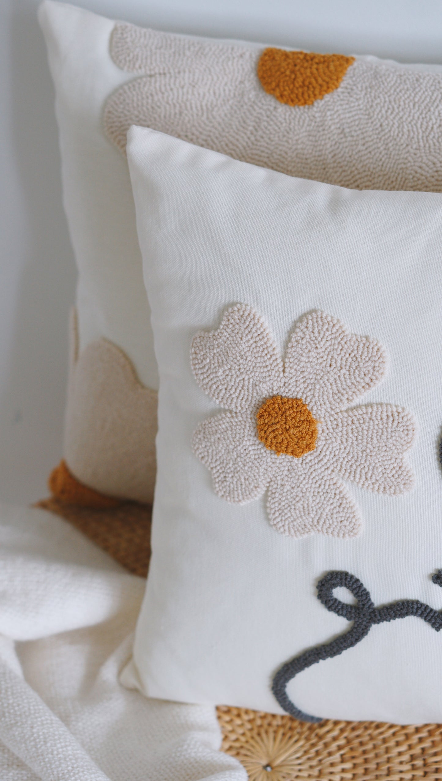 One Line Daisy Cushion