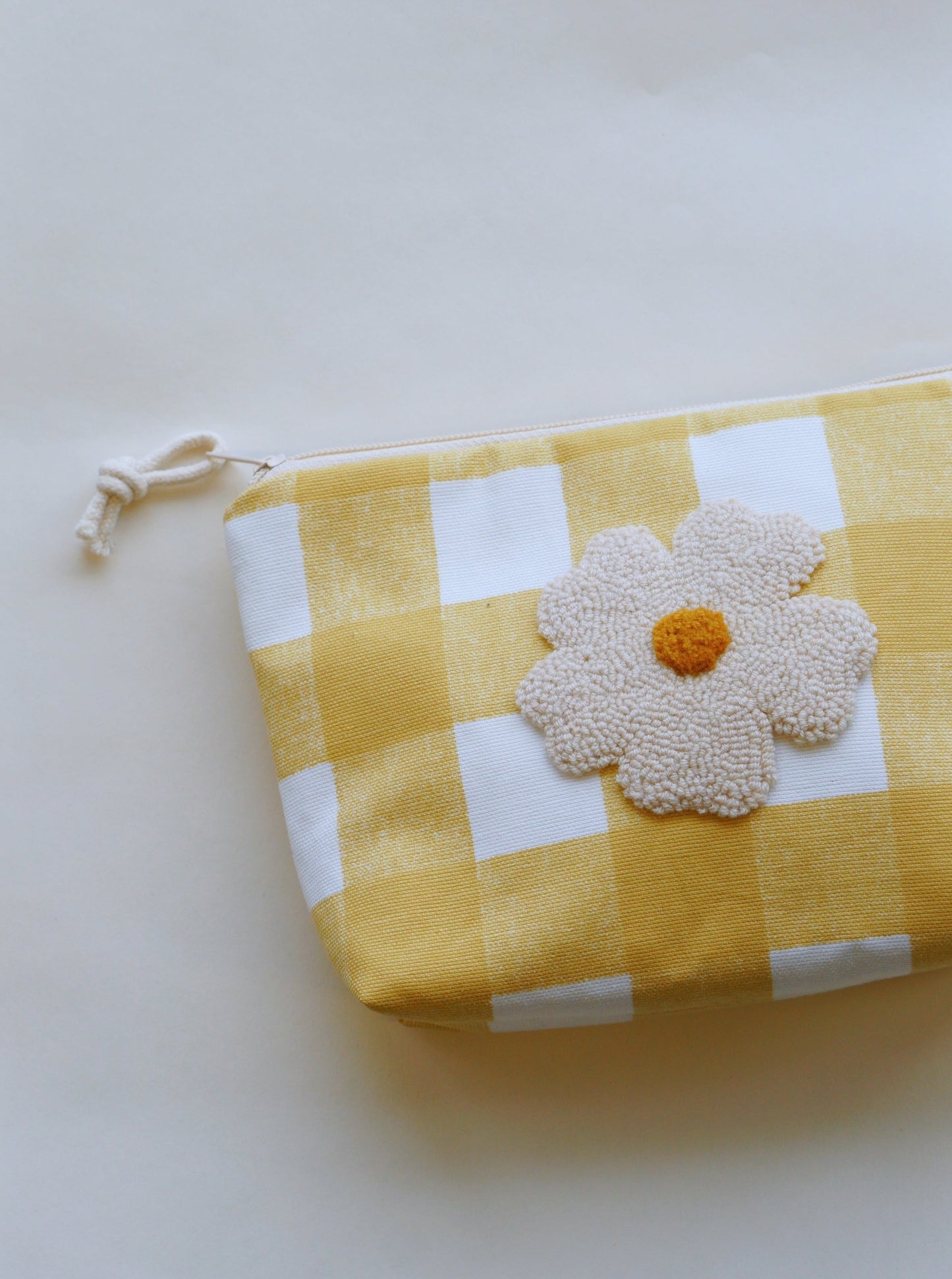 Daisy Makeup Case
